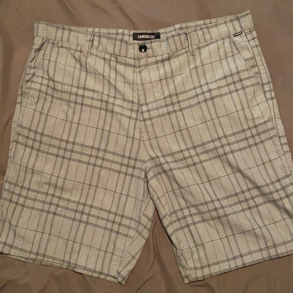Quiksilver Other - Quicksilver Grey Plaid Shorts